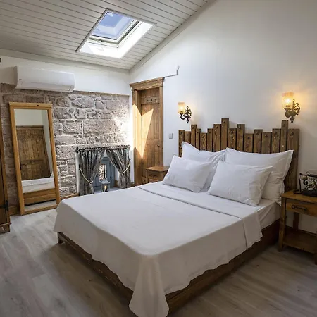 Otel Pietra Butik 3*